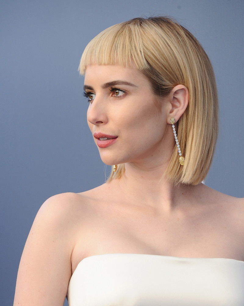 Emma Roberts Reveals Blunt Bangs At 2018 Critics Choice Awards